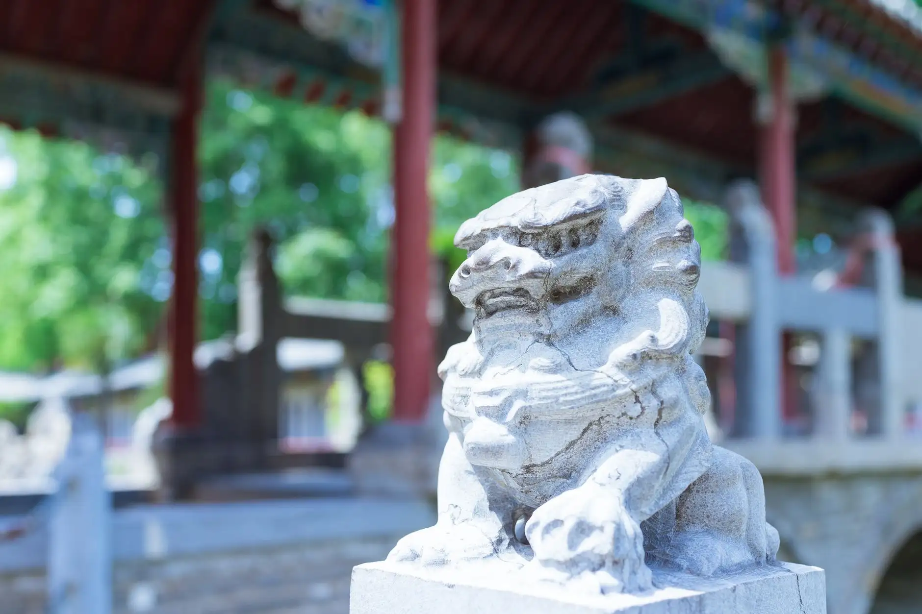 珠海君翊猛犸雕刻工艺品材质与工艺技术深度解析